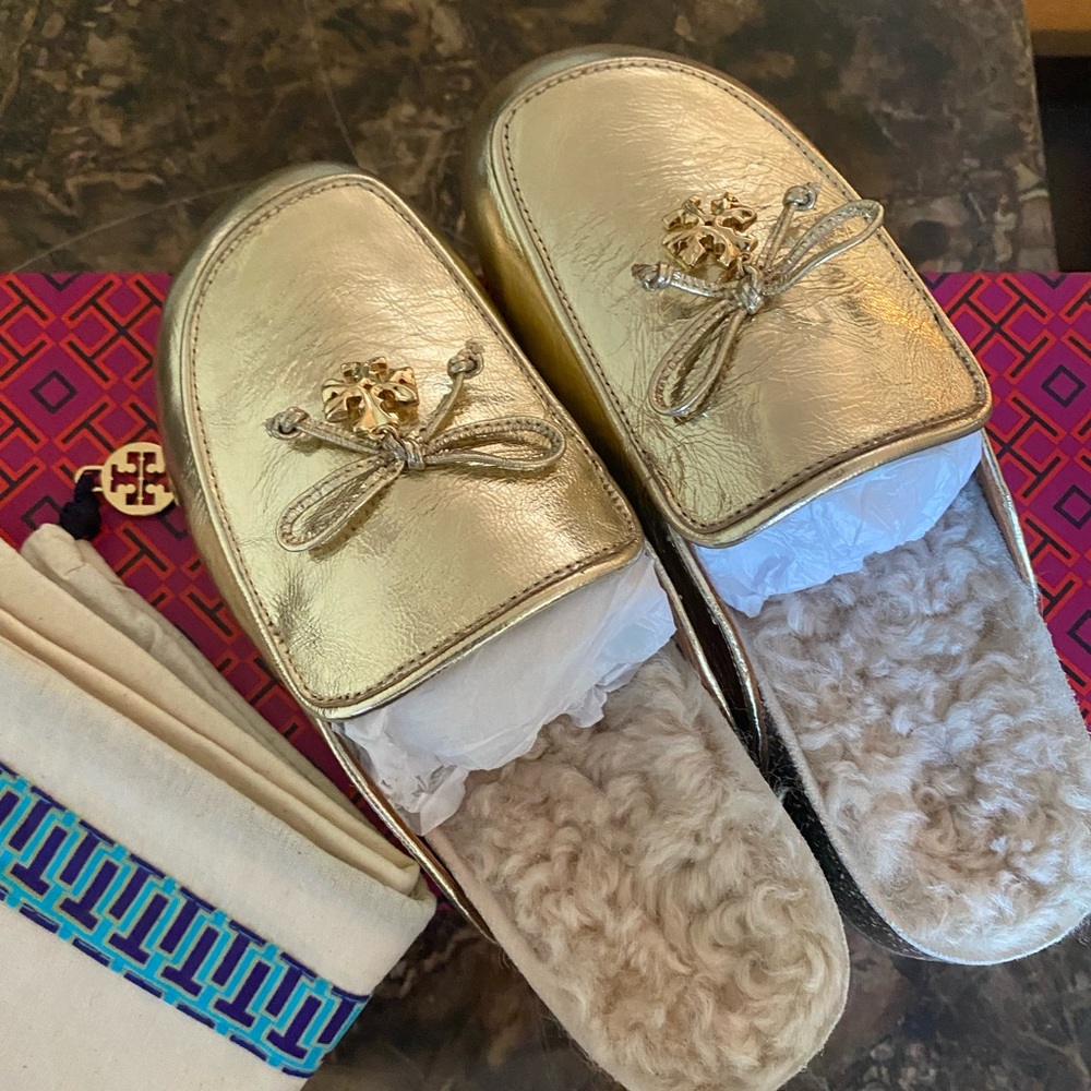 Tory Burch Metallic Shearling Mule!!!✨✨
